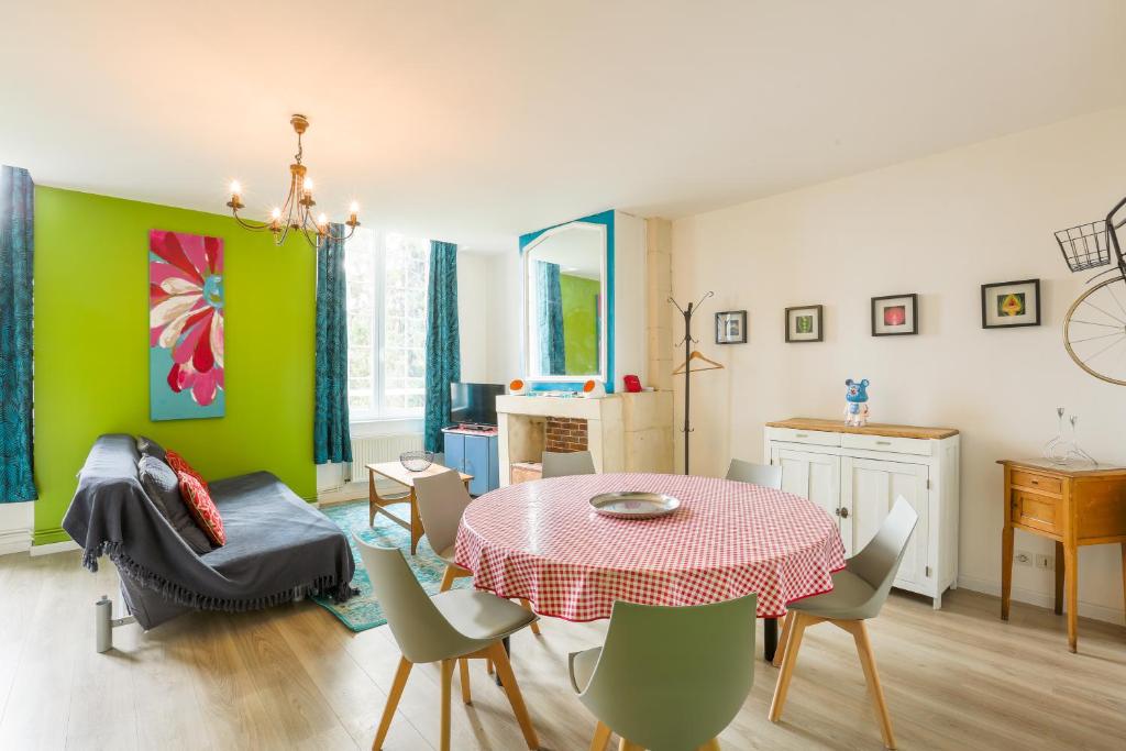 Château Turgot Gîtes - Apartamento De Tres Habitaciones