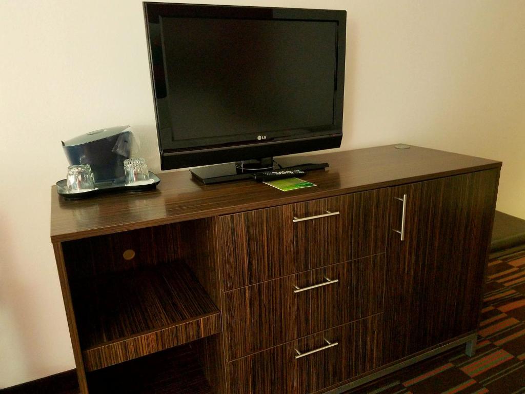 Holiday Inn Irving Las Colinas, an IHG Hotel - Suite King D'une Chambre Avec Douche Enroulée
