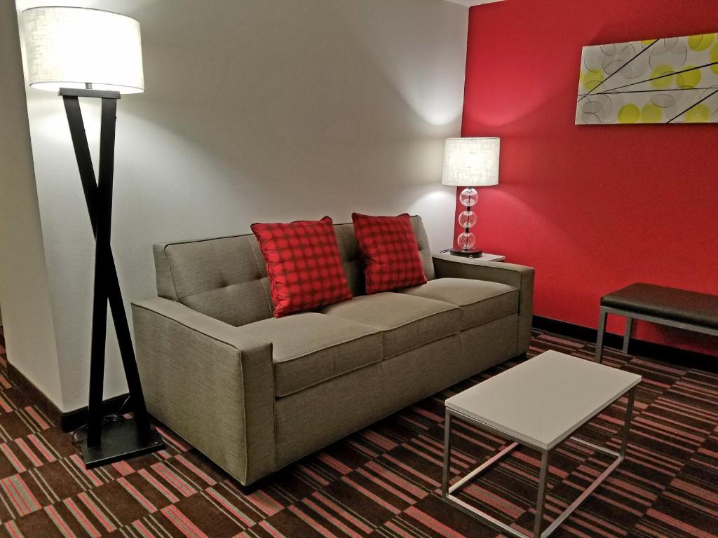 Holiday Inn Irving Las Colinas, an IHG Hotel - King Room - Mobility Access Bayle / Non-fumeking