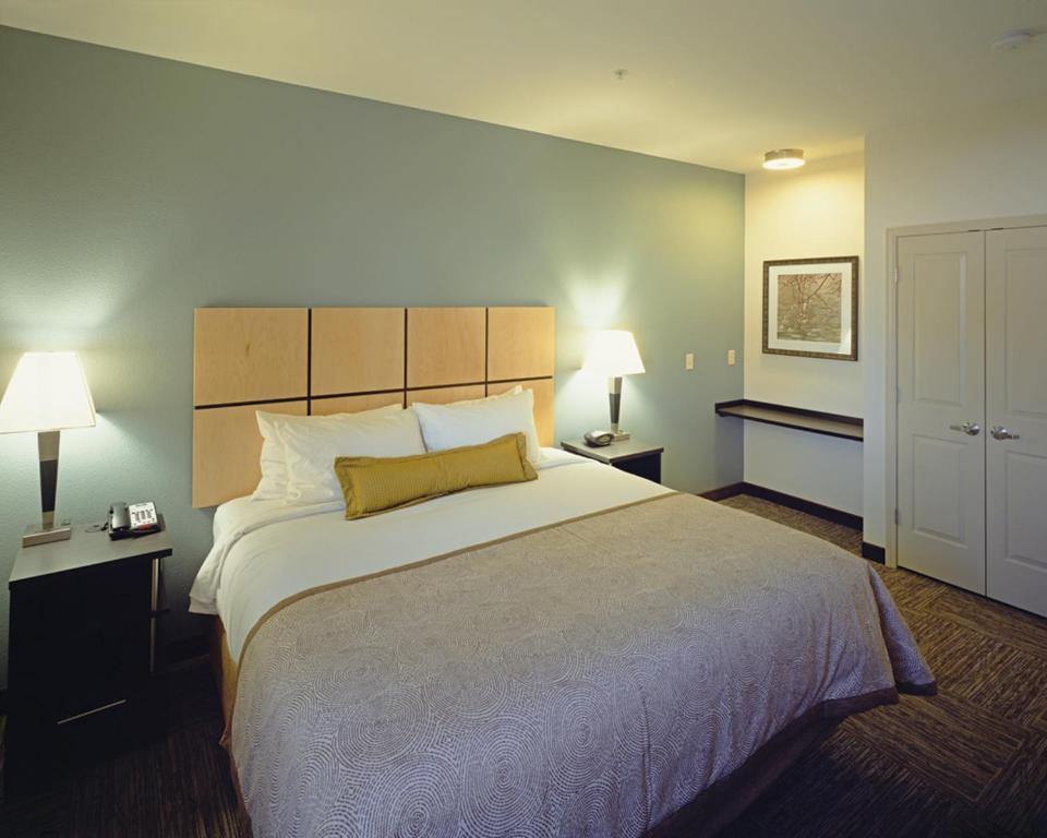 Candlewood Suites Fort Collins by IHG - Suite King De Un Dormitorio Con Sofá Cama