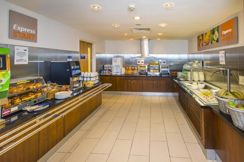 Holiday Inn Express Edinburgh – Royal Mile