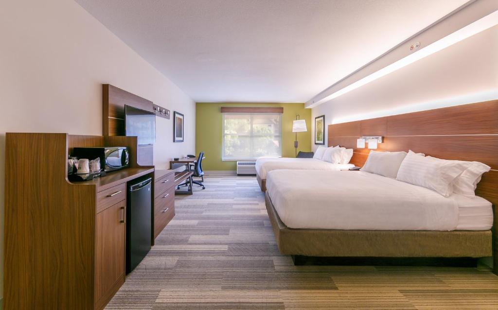 Holiday Inn Express Gatlinburg Downtown, an IHG Hotel - Habitación Estándar Con Dos Camas Queen