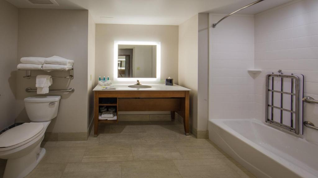Holiday Inn Express Gatlinburg Downtown, an IHG Hotel - Habitación King - Acceso Para Discapacitados