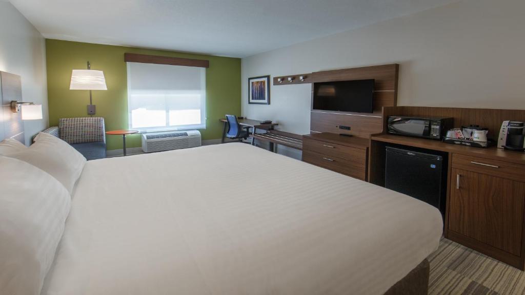 Holiday Inn Express Gatlinburg Downtown, an IHG Hotel - Habitación King - Accesible A La Audición - No Fumadores