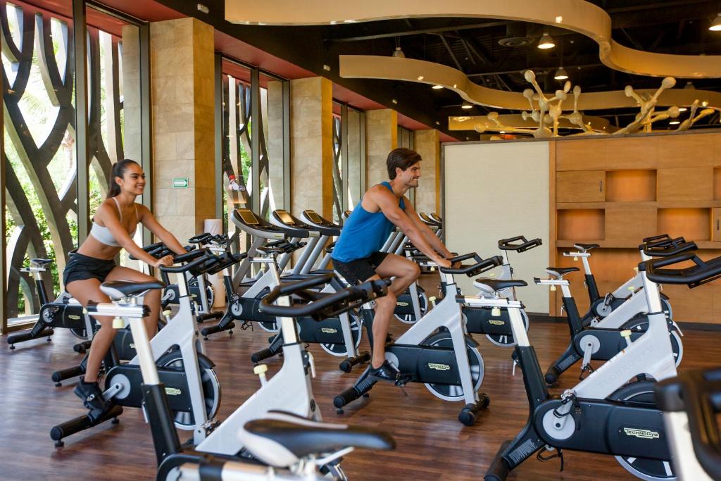 Fitness centrum a/nebo fitness zařízení v ubytování Barceló Maya Colonial - All Inclusive