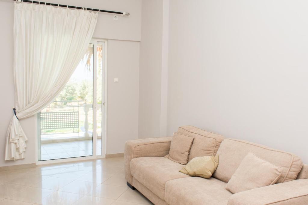 Doroufi Inn - Wohnung Mit Poolblick