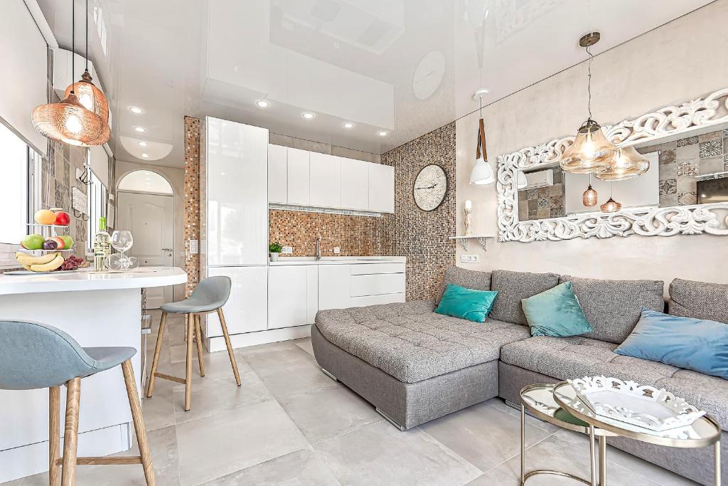 A kitchen or kitchenette at Apartment Orlando Wave