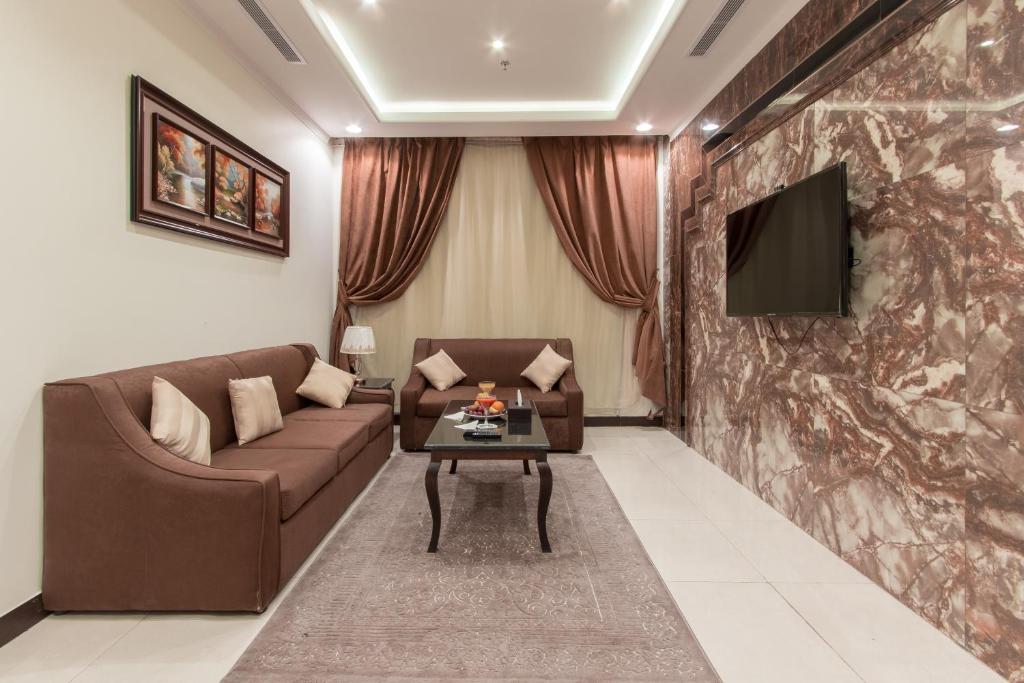 Posezení v ubytování Al Mokhtar Furnished Units