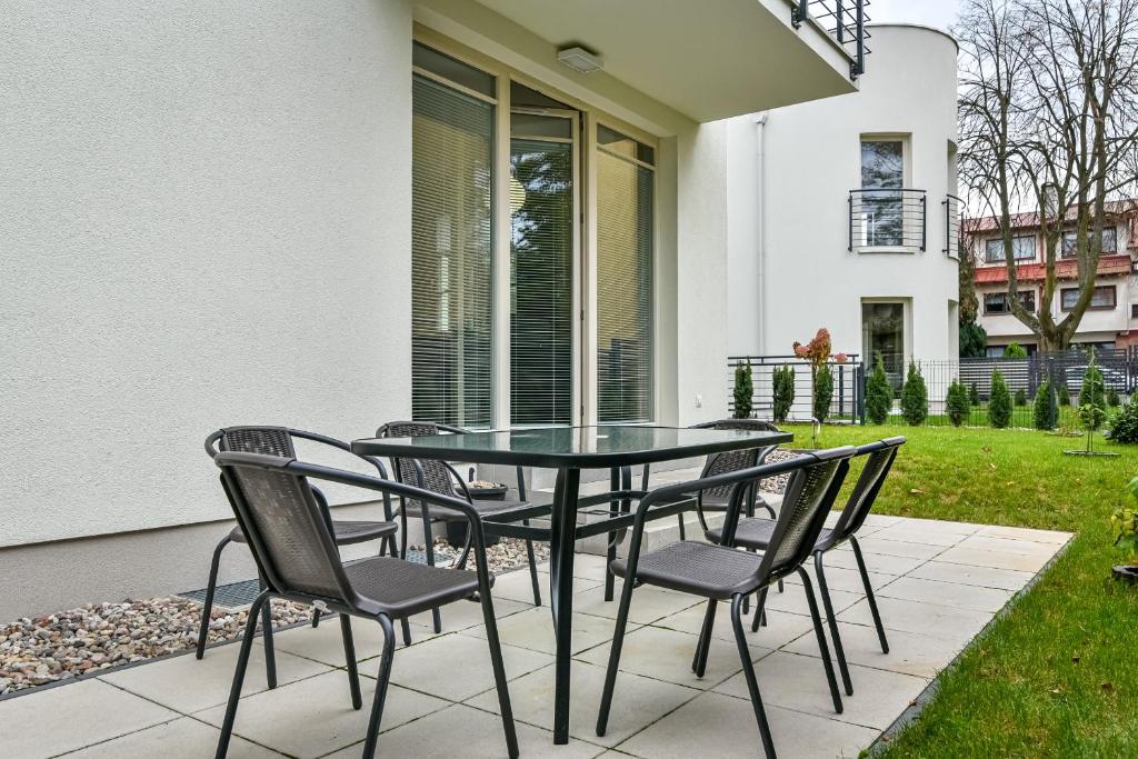 Vonkajšia záhrada v ubytovaní Małe Orłowo LTC - Apartments