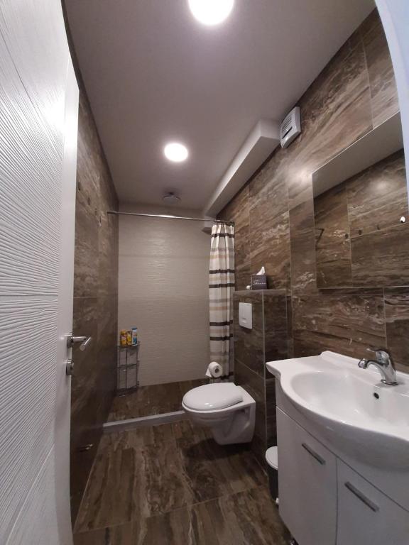 Villa Flower with Free Onsite Parking - شقة - الدور الارضي