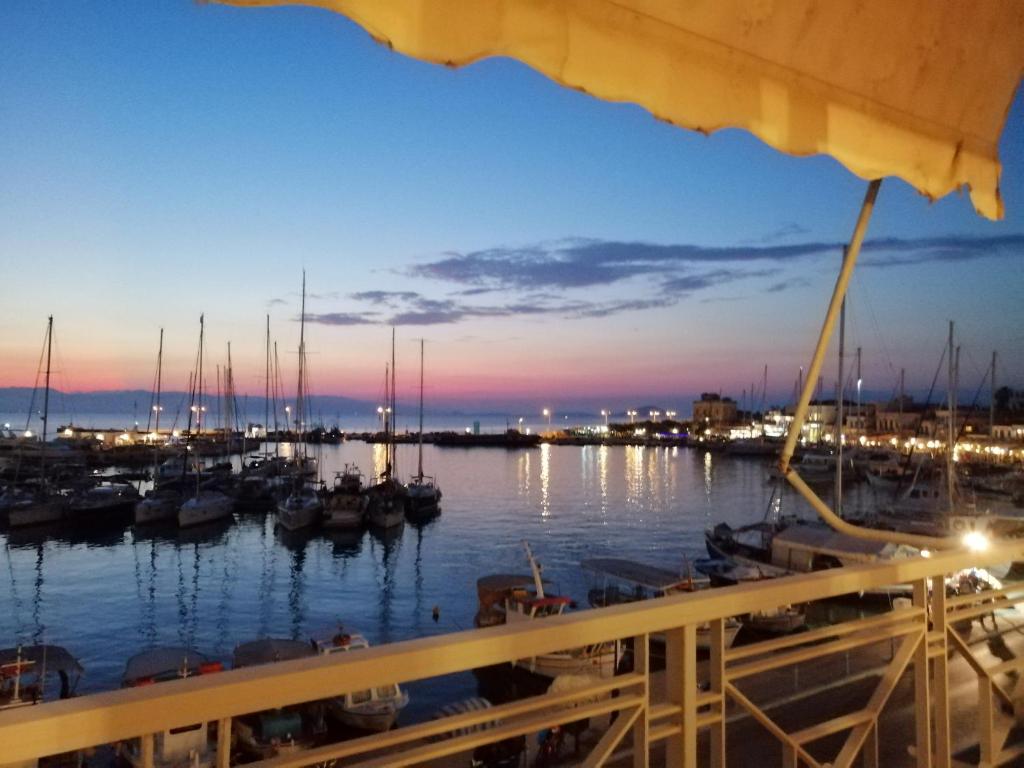 Aegina Port Apt 1-Διαμερισμα στο λιμανι της Αιγινας 1, Egina – Updated 2023  Prices