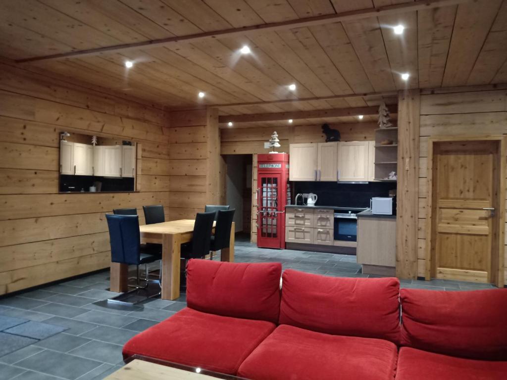 Kuchyň nebo kuchyňský kout v ubytování Hotel L'Etable