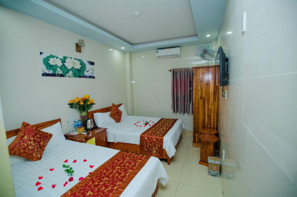 Cat Ba Bay Vision Hotel - Deluxe Double Or Twin Room With Mountain View