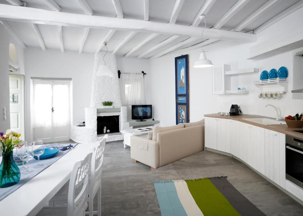 Kuchyň nebo kuchyňský kout v ubytování Kallos of Mykonos - previous Leonis Summer Houses