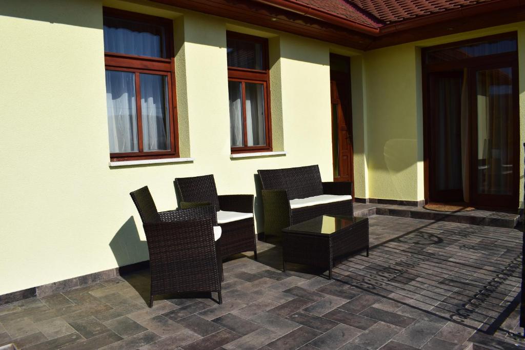 Istumisnurk majutusasutuses Elringat-lak Apartmanház