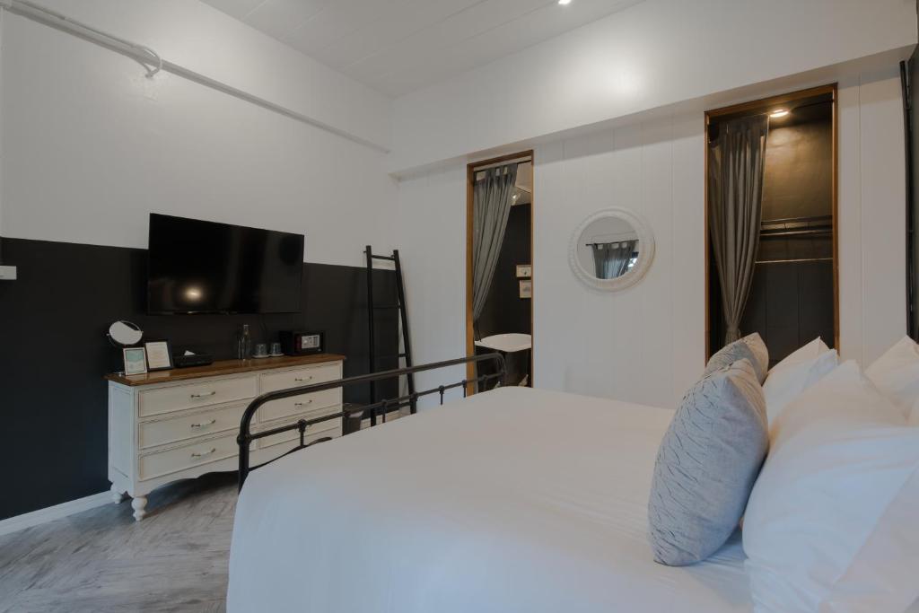 Blu Monkey Boutique Phuket Town - Resim 43