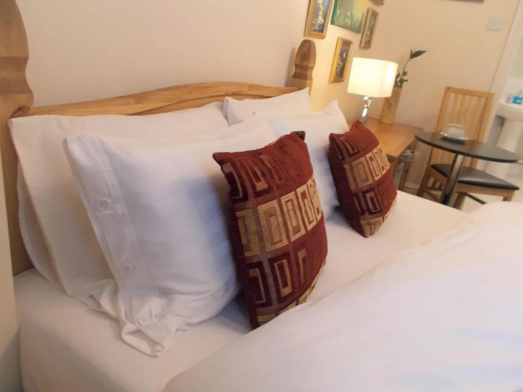 Double room with private bathroom for rent London, Londra, Marea Britanie