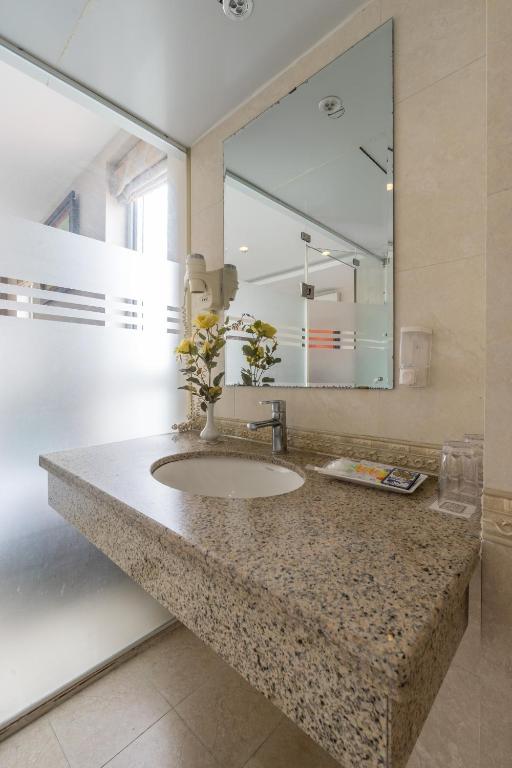 Fotografie z fotogalerie ubytování Ngan Ha Hotel Long Bien v Hanoji