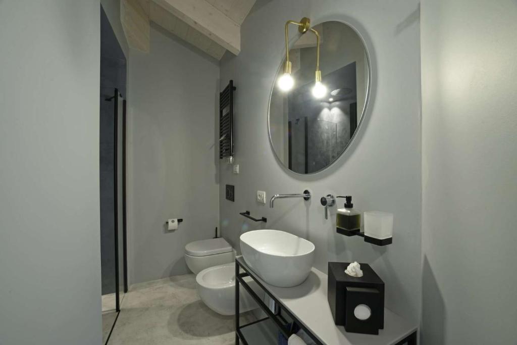Boutique Hotel de la Villeにあるバスルーム