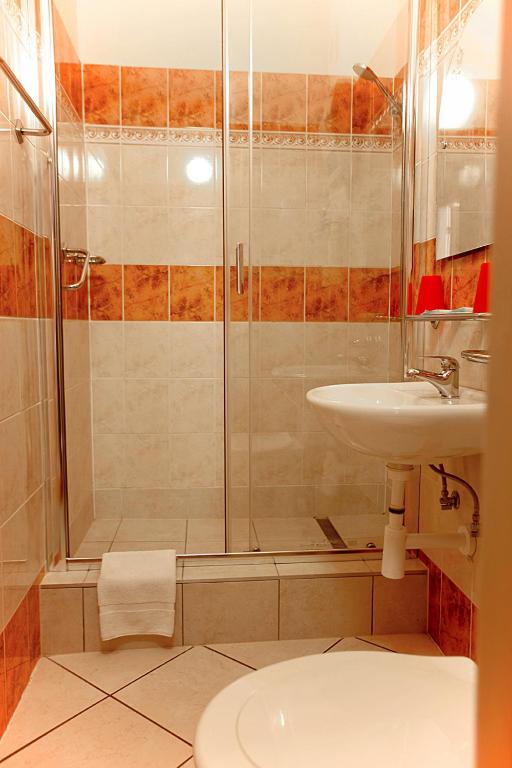 Koupelna v ubytování Hotel Paradies