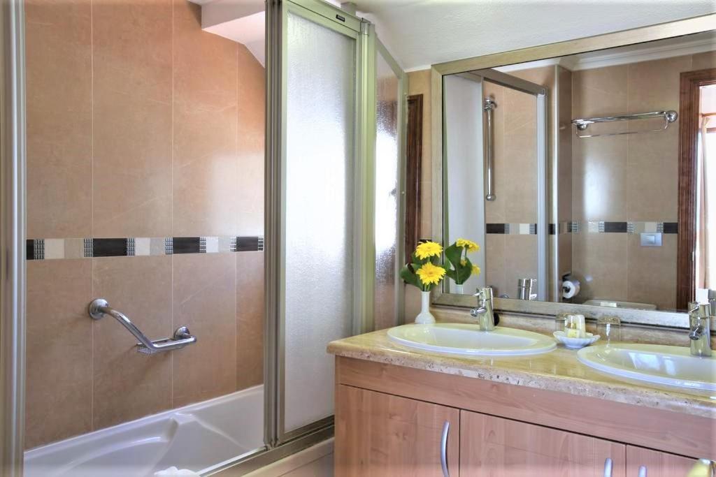 Beverly Hills Suites - Excel Hotels & Resorts - One-Bedroom Apartment