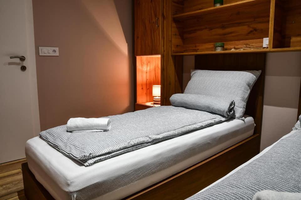 Katil atau katil-katil dalam bilik di Bungalovi Ključ