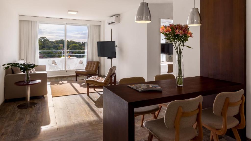 Dazzler by Wyndham Colonia - Suite King Con Vista Città