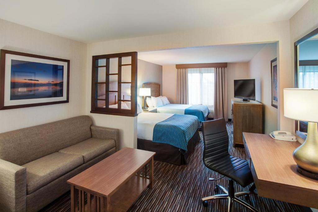 Holiday Inn Express & Suites Carpinteria by IHG - Standard Queen Room With Sofa Bed