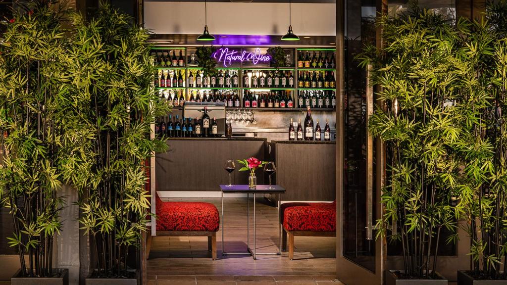 Cairns Harbourside Hotel