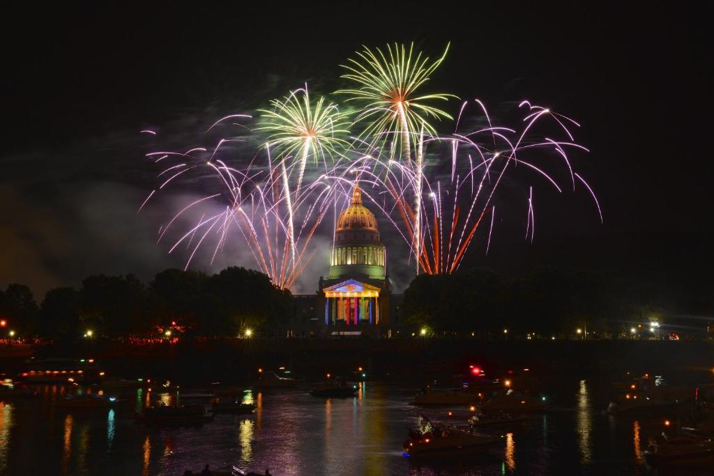 Holiday Inn Express Charleston-Civic Center by IHG photo