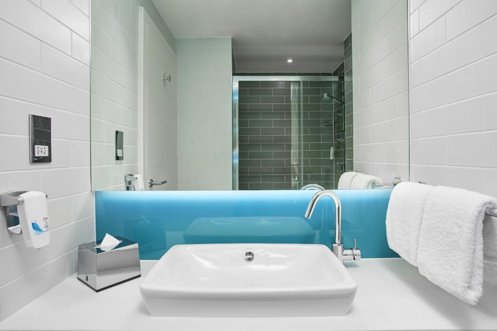 Holiday Inn Express Dublin City Centre by IHG - 标准双层房间,免费热早餐