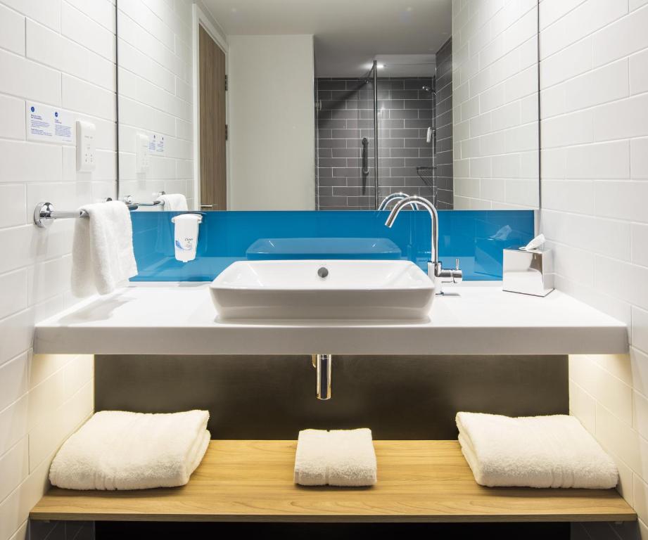 Holiday Inn Express Dublin City Centre, an IHG Hotel - Standard Twin Room