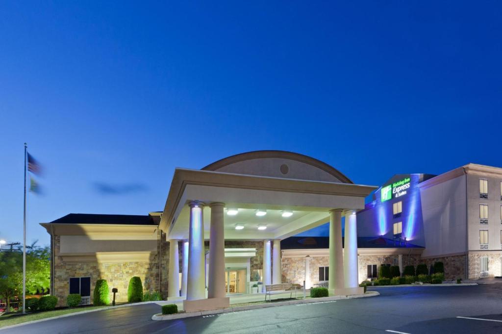 a rendering of the front of a hotel at Holiday Inn Express Hotel & Suites Christiansburg, an IHG Hotel in Christiansburg