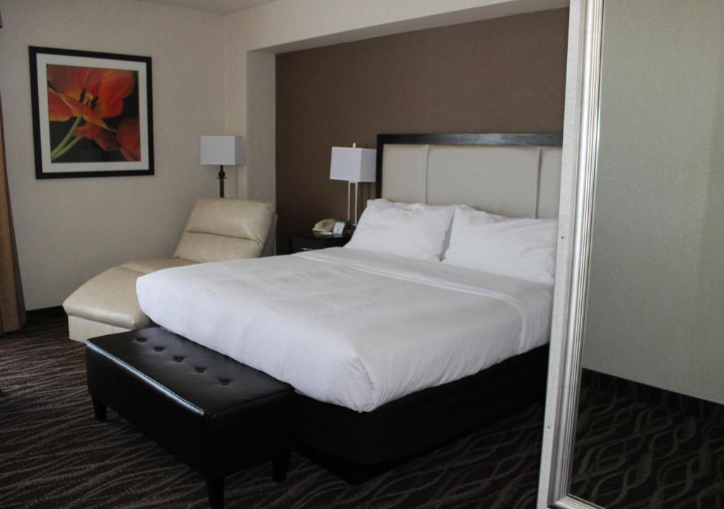 Holiday Inn Des Moines-Airport Conf Center by IHG photo