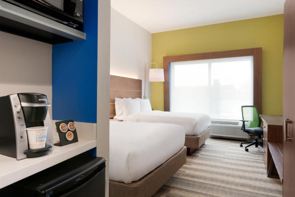 Holiday Inn Express & Suites - Cincinnati NE - Red Bank Road by IHG photo