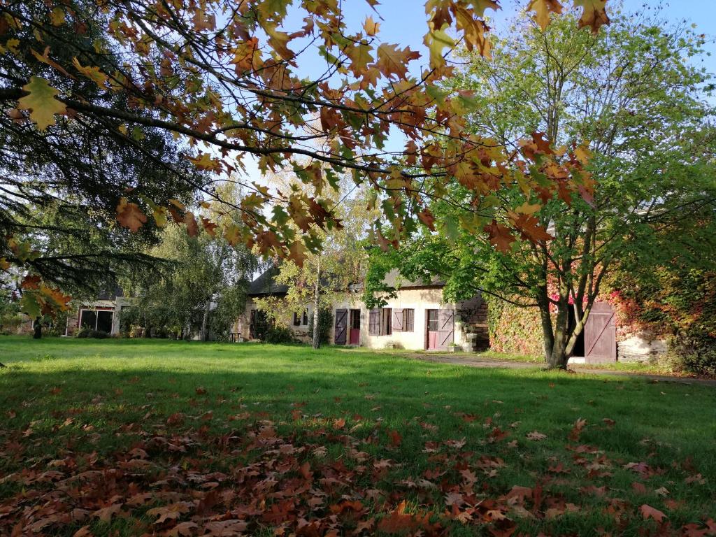 Κήπος έξω από το La Petite Charnasserie