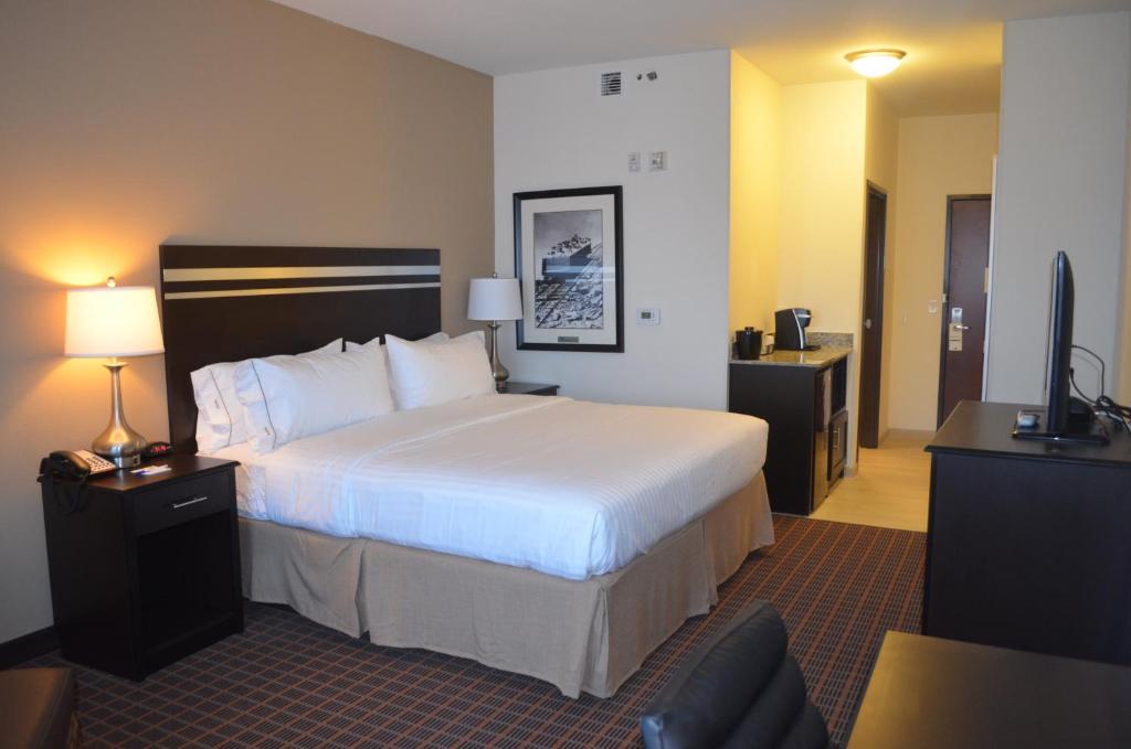Holiday Inn Express & Suites Golden by IHG photo