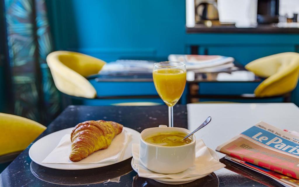 Carladez Cambronne - Resim 44