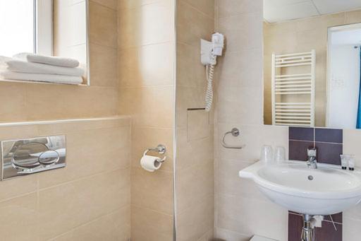 Carladez Cambronne - Resim 25