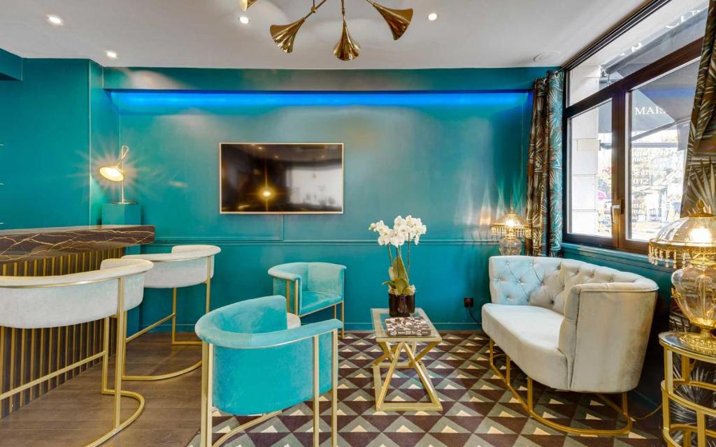 Carladez Cambronne - Resim 15