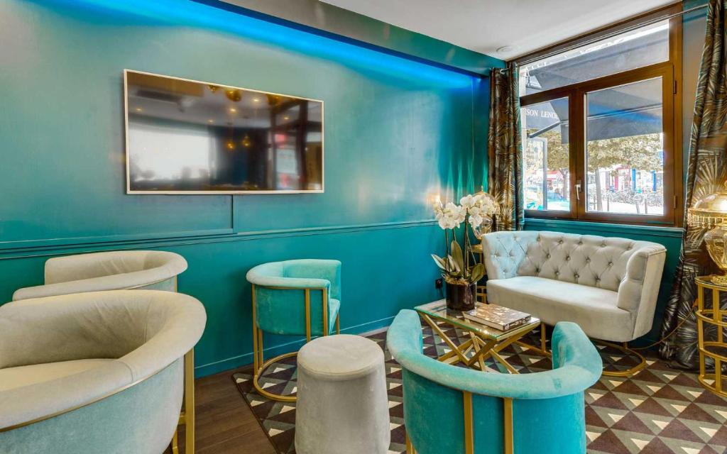 Carladez Cambronne - Resim 16