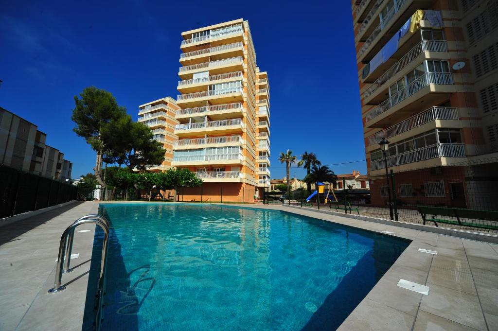 Bazén v ubytování Estoril III vista mar Orangecosta nebo v jeho okolí