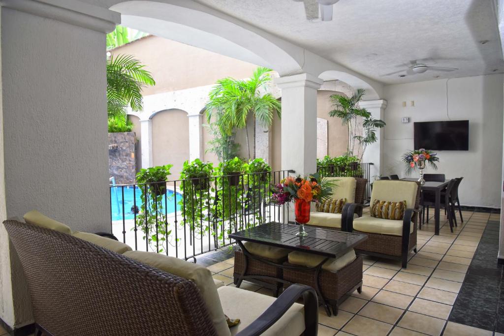 Bazén v ubytování Hotel Eloisa nebo v jeho okolí