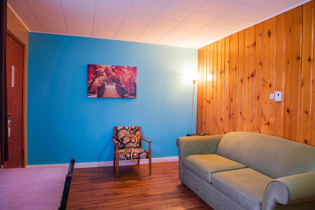 Posezení v ubytování Lakeview Motel