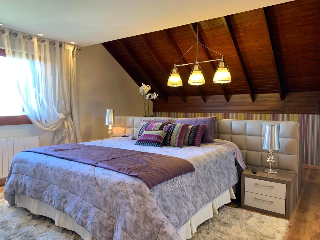 Vale das Hortênsias - Apto Gramado 300 metros Rua Coberta  Vale das Hortênsias - Apto Gramado 300 metros Rua Coberta