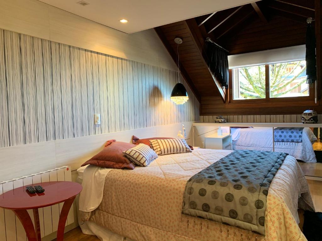 Vale das Hortênsias - Apto Gramado 300 metros Rua Coberta  Vale das Hortênsias - Apto Gramado 300 metros Rua Coberta