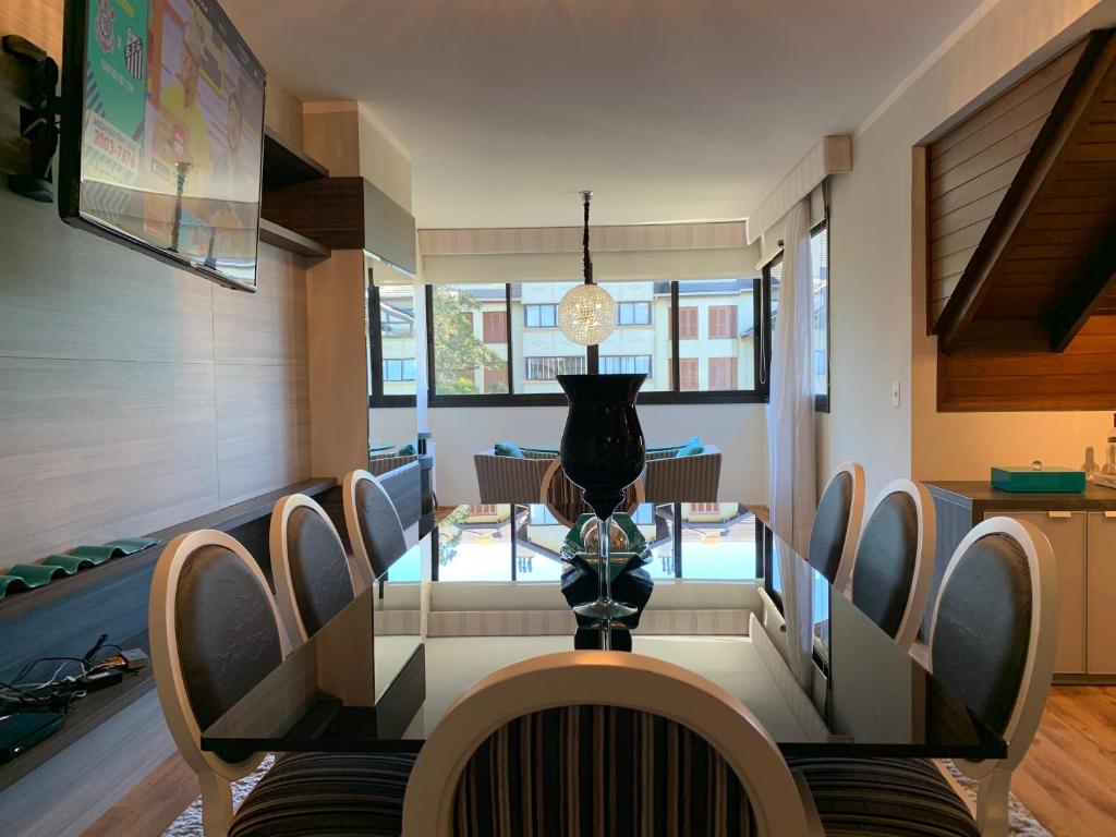 Vale das Hortênsias - Apto Gramado 300 metros Rua Coberta  Vale das Hortênsias - Apto Gramado 300 metros Rua Coberta