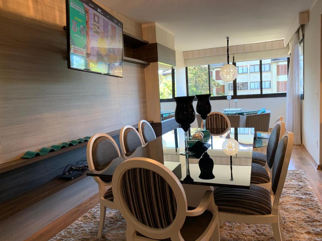 Vale das Hortênsias - Apto Gramado 300 metros Rua Coberta  Vale das Hortênsias - Apto Gramado 300 metros Rua Coberta