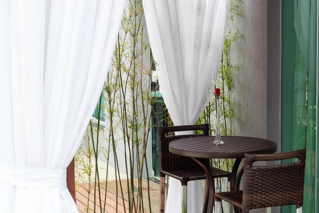 Escarpas Eco Village - Queen Room With Pool View
