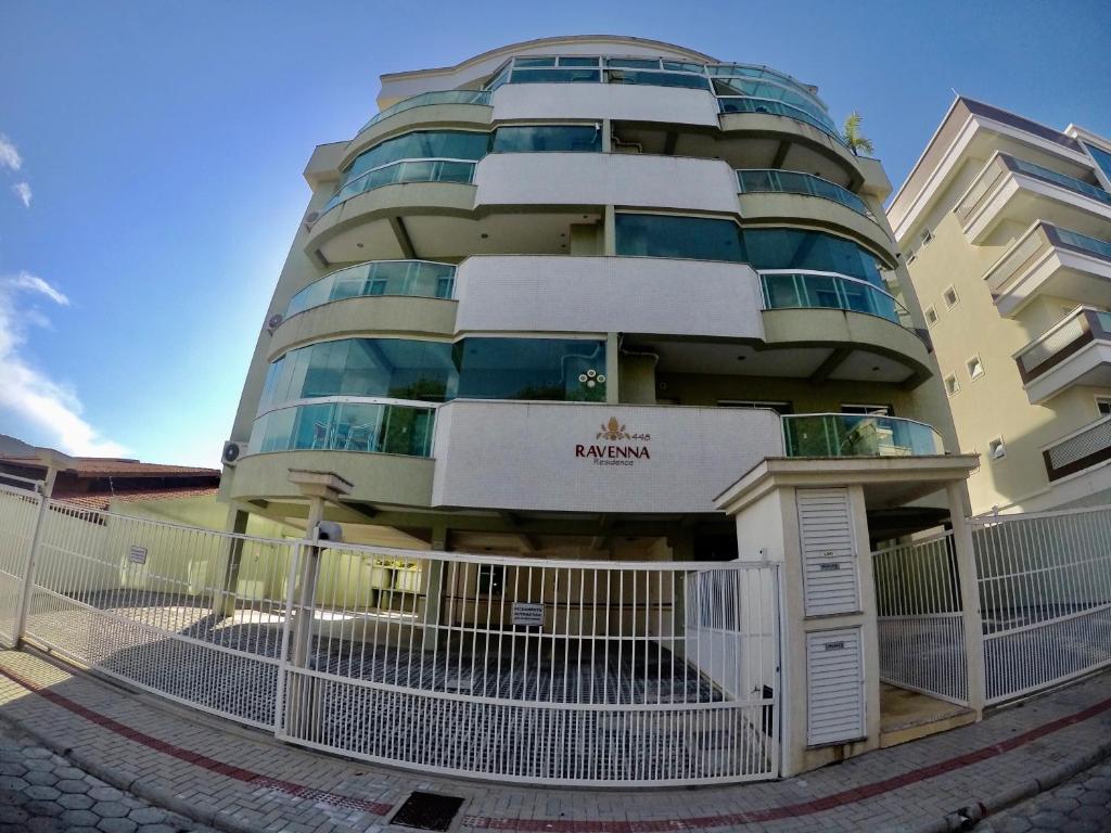 Το κτήριο όπου στεγάζεται  το διαμέρισμα